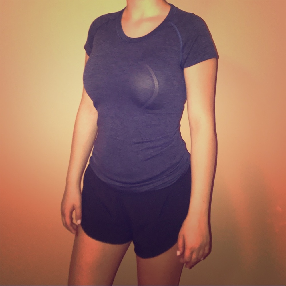 Lululemon top navy blue size 4